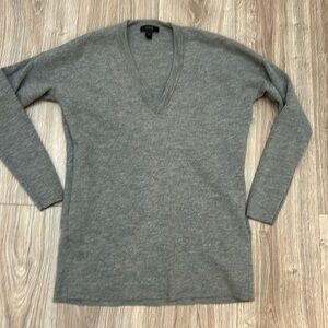 J. crew 100% will gray v neck sweater with pockets women size XS